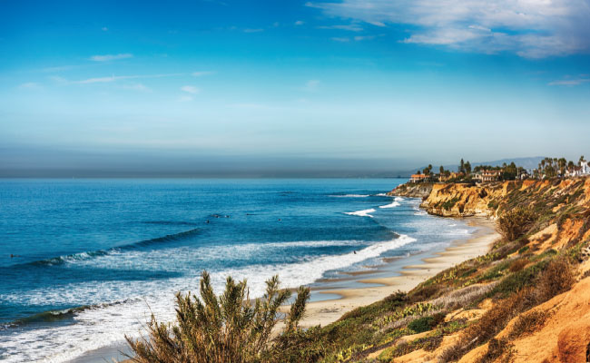 » Country Heritage Tours California coastline with waves crashing