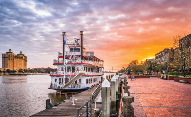 » Country Heritage Tours Riverboat at the dock in a city