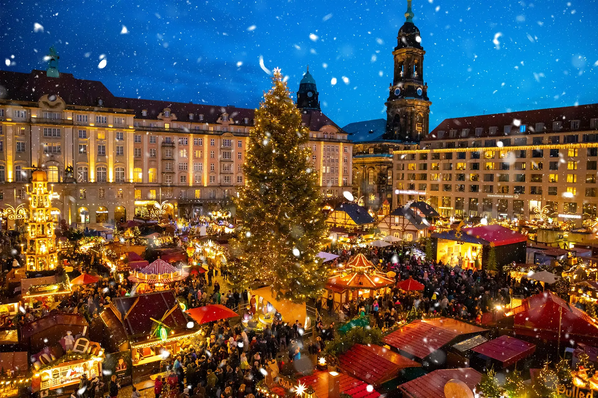 » Country Heritage Tours » Country Heritage Tours European Christmas market with snow falling at night